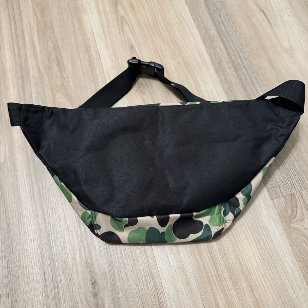 BAPE Green and Black Camouflage Oversized Belt Bag - Picture 6 of 10